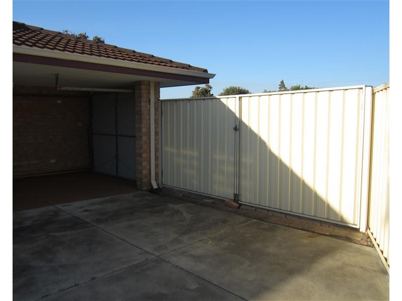 8 Skye Close, Warnbro WA 6169