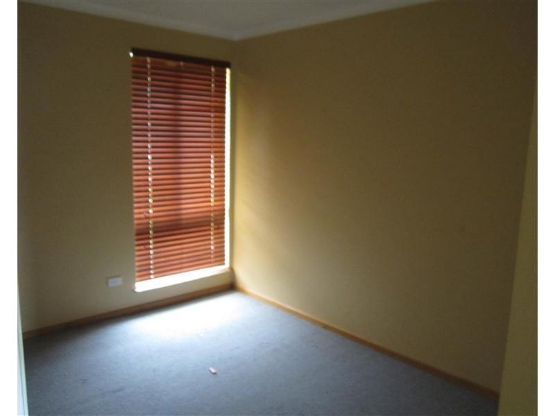 8 Skye Close, Warnbro WA 6169