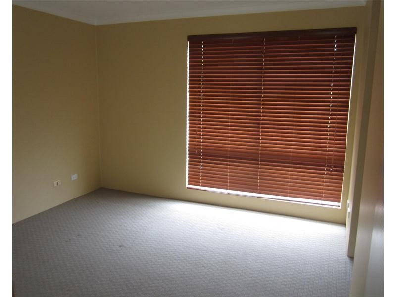 8 Skye Close, Warnbro WA 6169