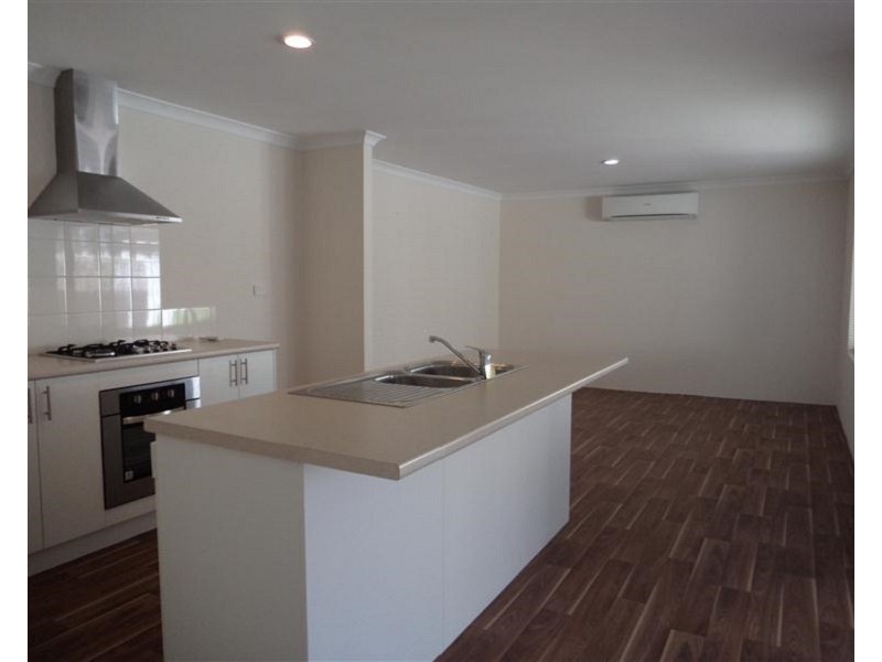 30 Kalli Street, Golden Bay WA 6174