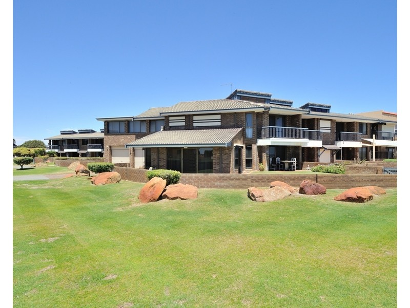 9/16 Arcadia Drive, Shoalwater WA 6169