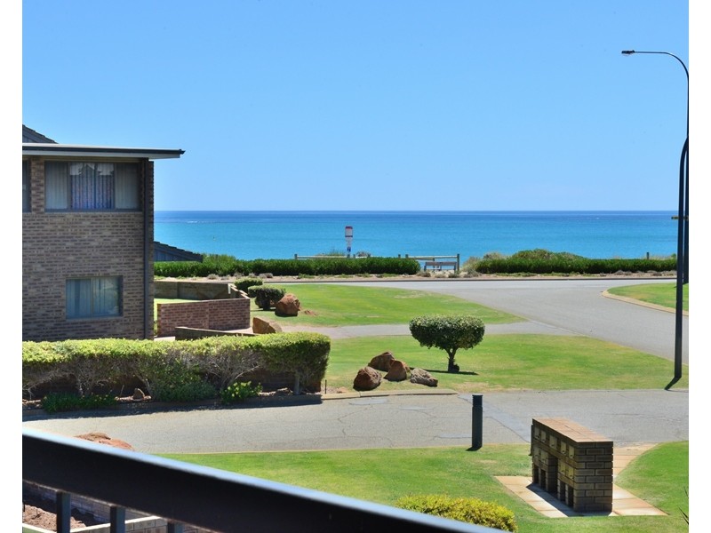 9/16 Arcadia Drive, Shoalwater WA 6169