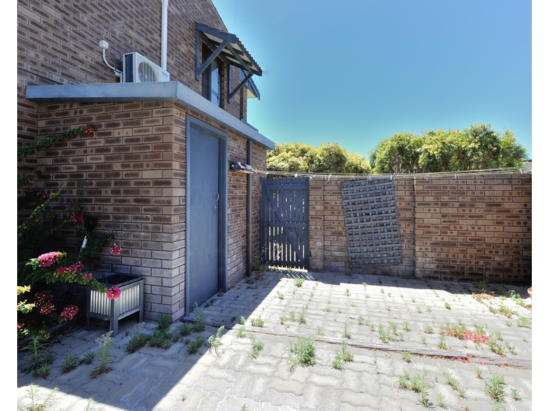 9/16 Arcadia Drive, Shoalwater WA 6169