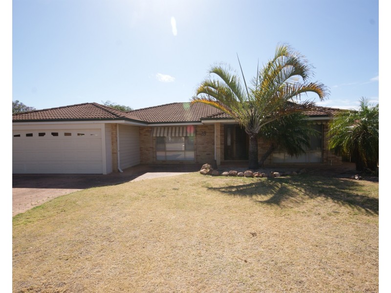 33 Woodbridge Drive, Cooloongup WA 6168