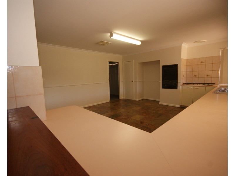 33 Woodbridge Drive, Cooloongup WA 6168