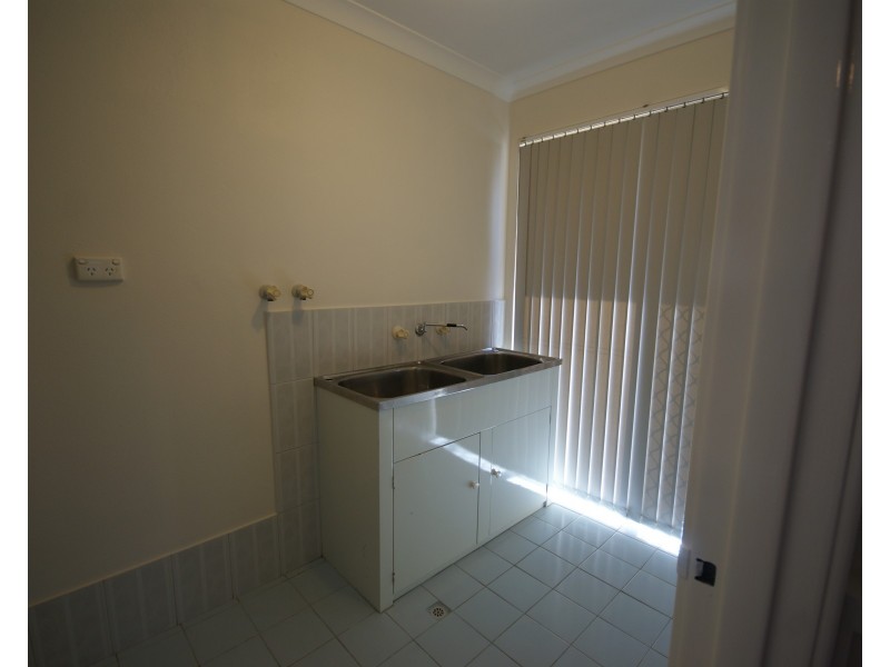 33 Woodbridge Drive, Cooloongup WA 6168