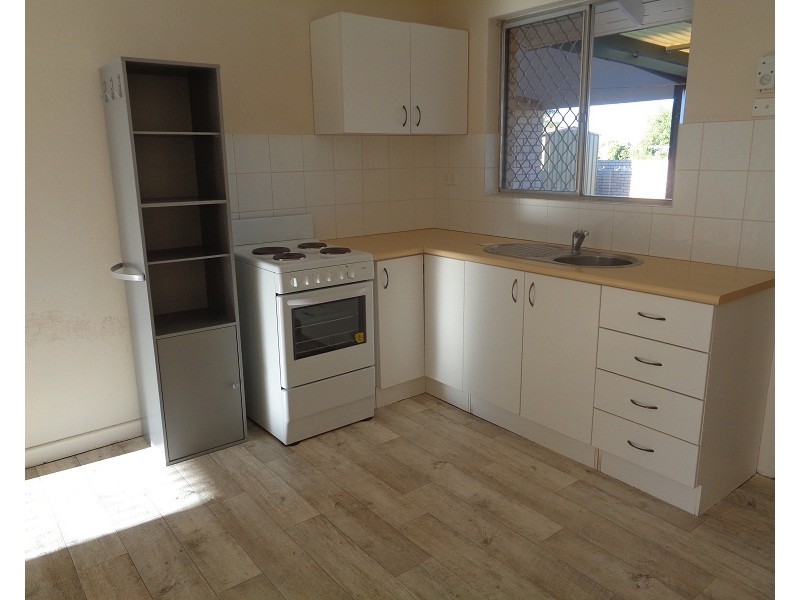 7 Short Street, Safety Bay WA 6169