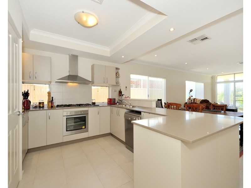 23 Coniston Bend, Waikiki WA 6169