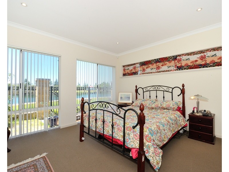 23 Coniston Bend, Waikiki WA 6169