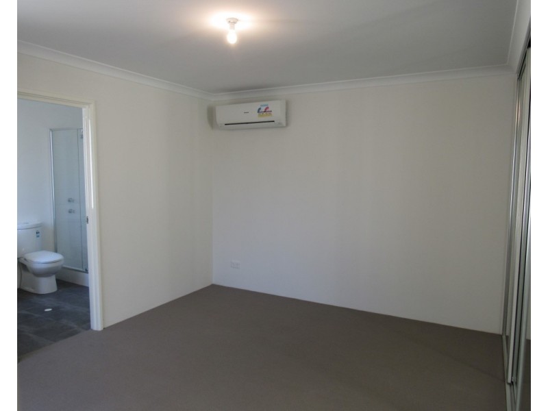 10D George Street, Rockingham WA 6168