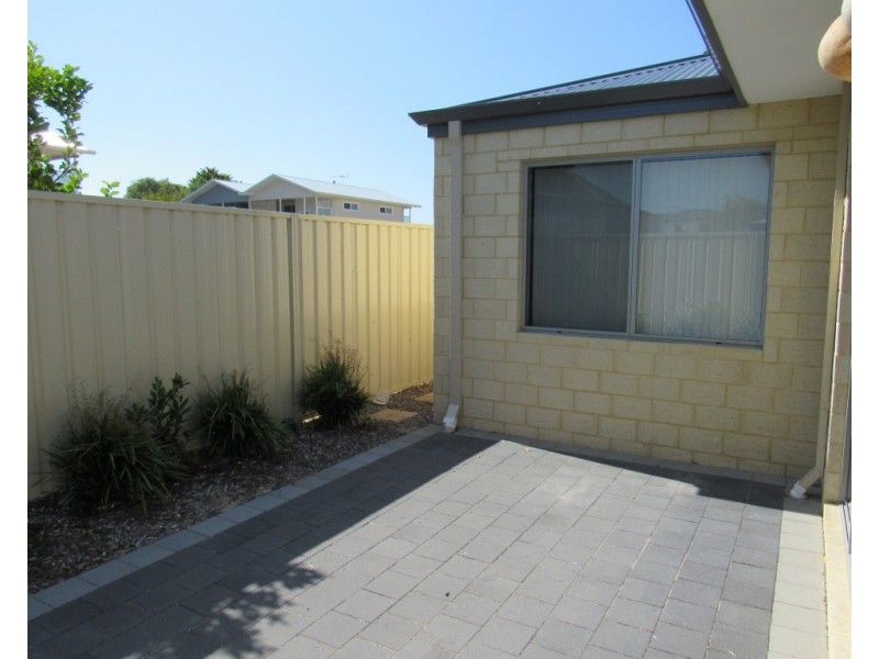 10D George Street, Rockingham WA 6168