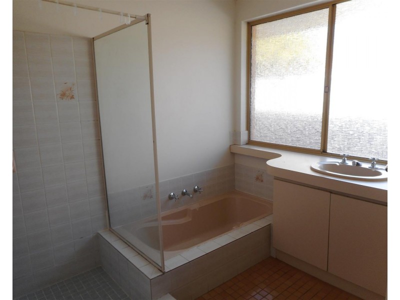 32 Georgetown Drive, Safety Bay WA 6169