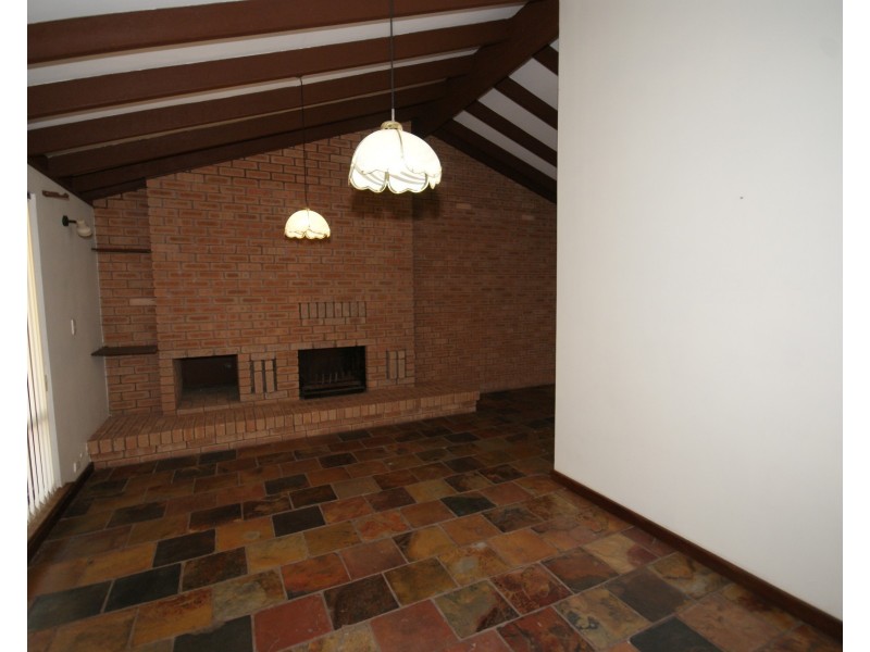 6  Pacific Court, Waikiki WA 6169