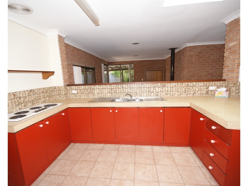 6  Pacific Court, Waikiki WA 6169