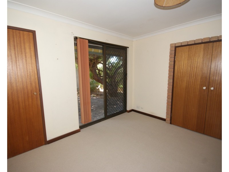 6  Pacific Court, Waikiki WA 6169