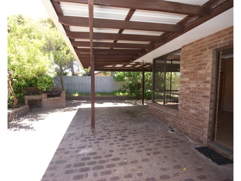 6  Pacific Court, Waikiki WA 6169