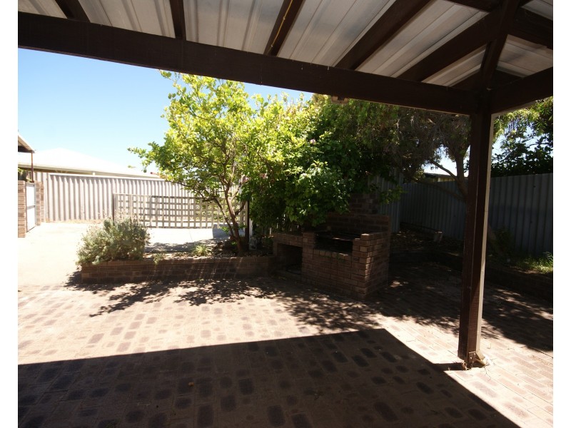 6  Pacific Court, Waikiki WA 6169