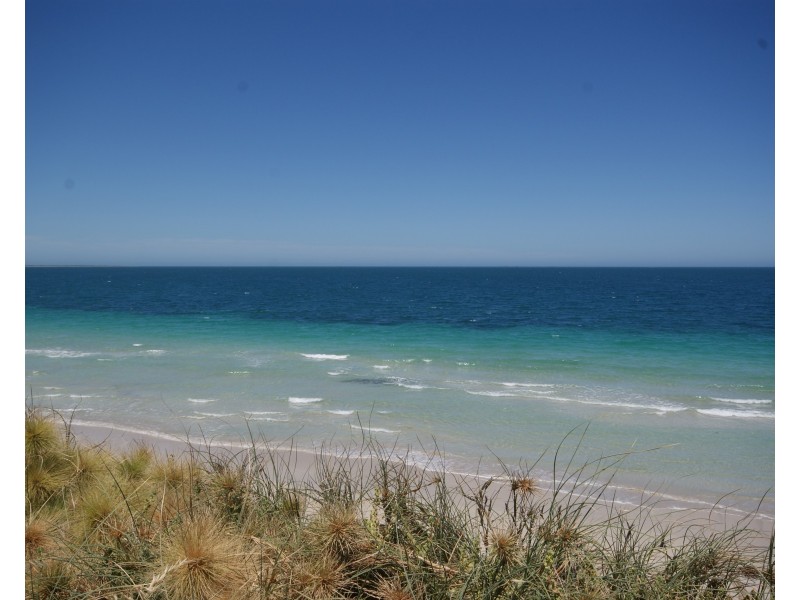 6  Pacific Court, Waikiki WA 6169