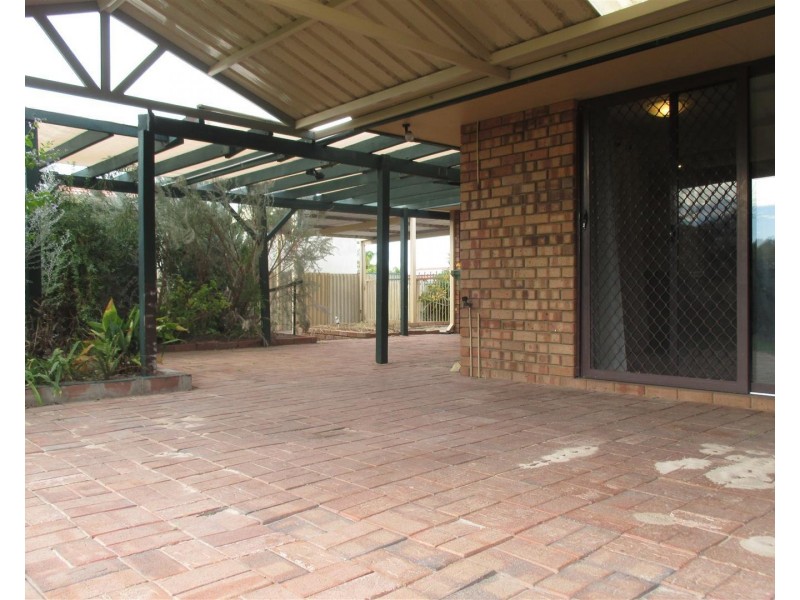 4 Elswick Street, Safety Bay WA 6169