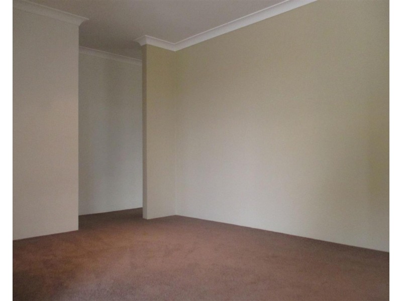 4 Elswick Street, Safety Bay WA 6169