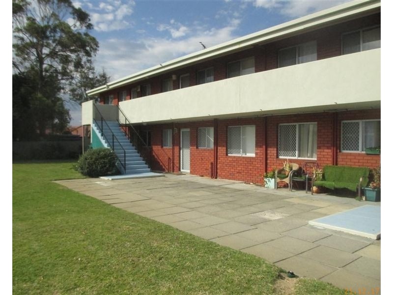 12/4 Minchinson Street, Shoalwater WA 6169