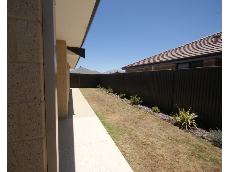 1 Daybreak Loop, Wellard WA 6170