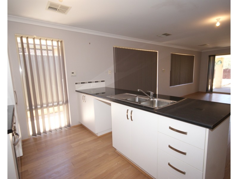 72 Daybreak Loop, Wellard WA 6170