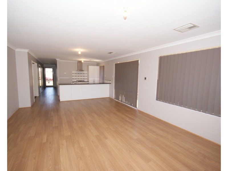 72 Daybreak Loop, Wellard WA 6170