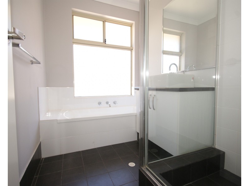 72 Daybreak Loop, Wellard WA 6170