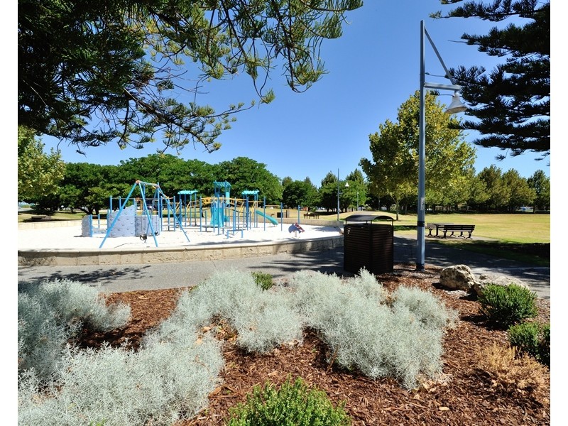 75/24 Flinders Lane, Rockingham WA 6168