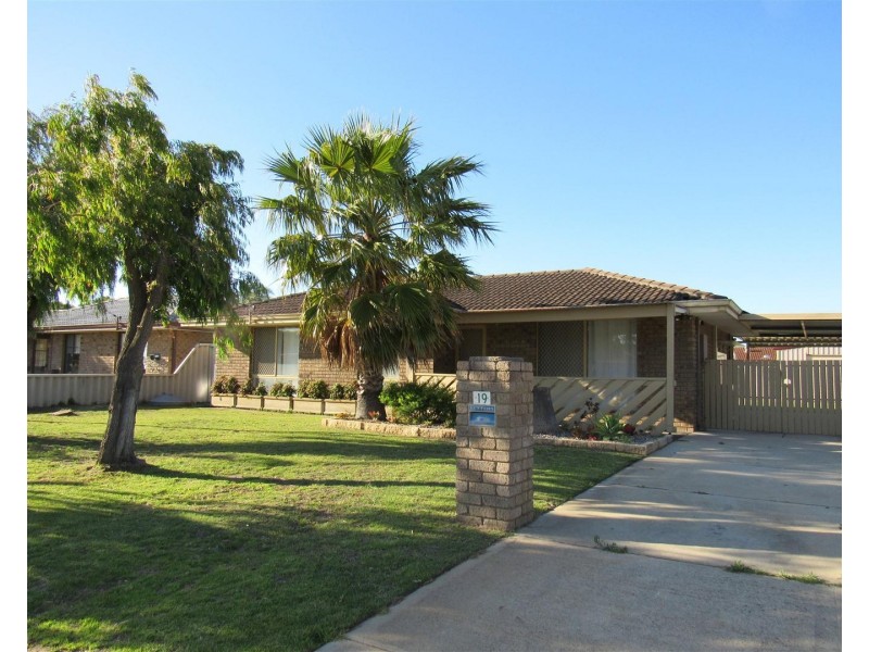 19 Lakemba Way, Waikiki WA 6169