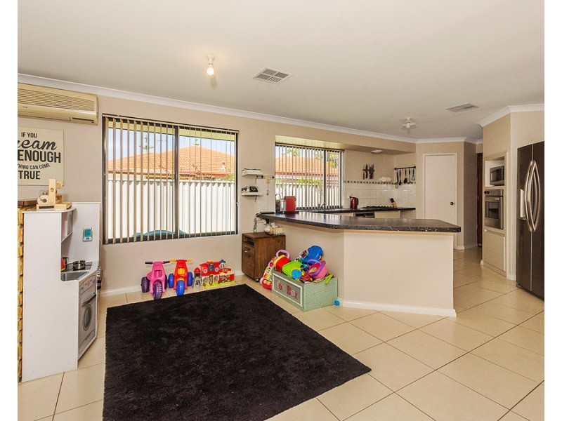 34 Moorburg Loop, Port Kennedy WA 6172