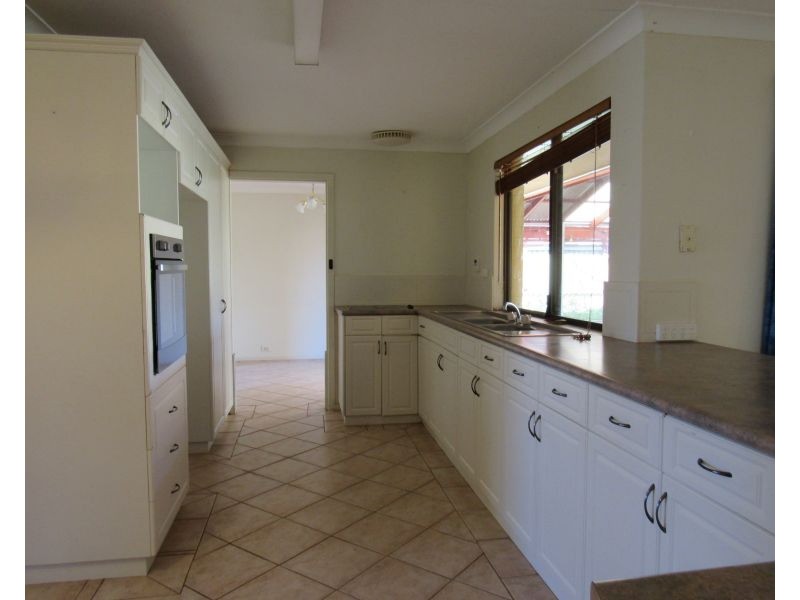 10 Viking Road, Waikiki WA 6169