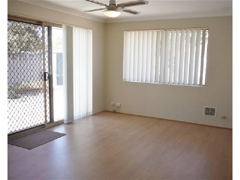 33 Charnley Gardens, Waikiki WA 6169