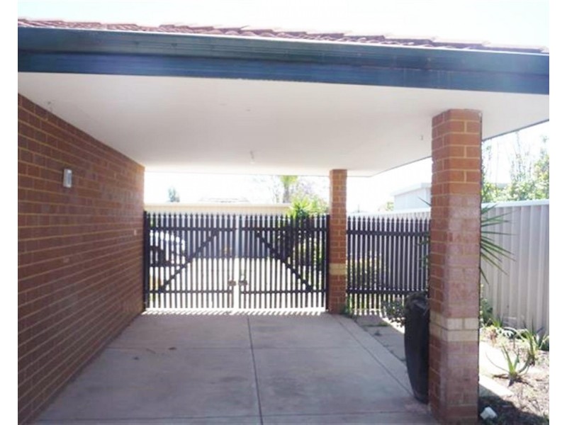 33 Charnley Gardens, Waikiki WA 6169