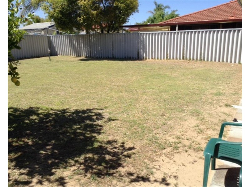 33 Charnley Gardens, Waikiki WA 6169