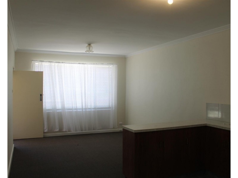 8/4 Afon Avenue, Shoalwater WA 6169