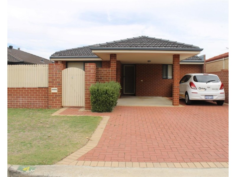 4 Pamplona Boulevard, Port Kennedy WA 6172