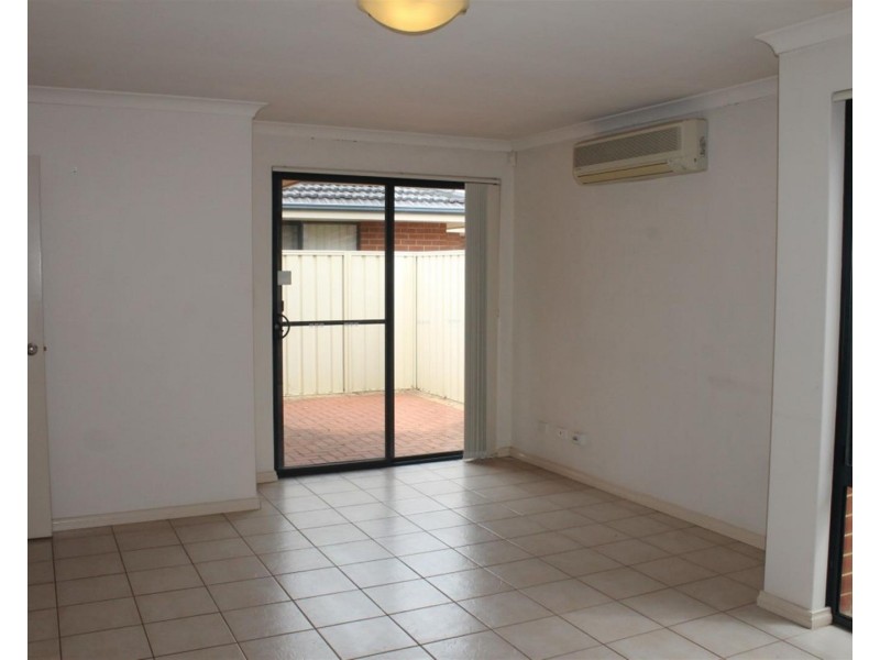 4 Pamplona Boulevard, Port Kennedy WA 6172