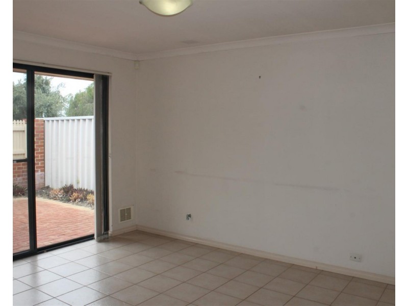 4 Pamplona Boulevard, Port Kennedy WA 6172