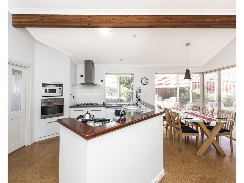 18 La Spezia Drive, Secret Harbour WA 6173