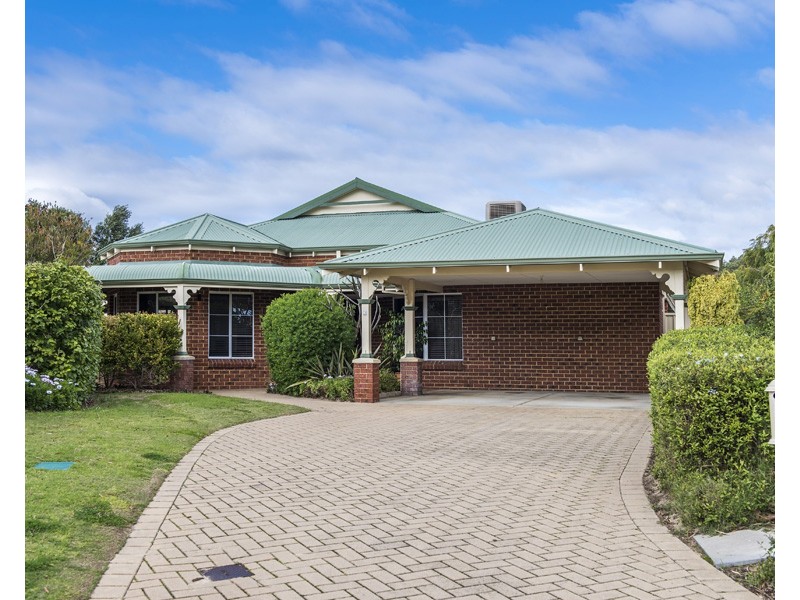 18 La Spezia Drive, Secret Harbour WA 6173