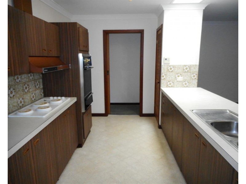 12 Donald Drive, Safety Bay WA 6169