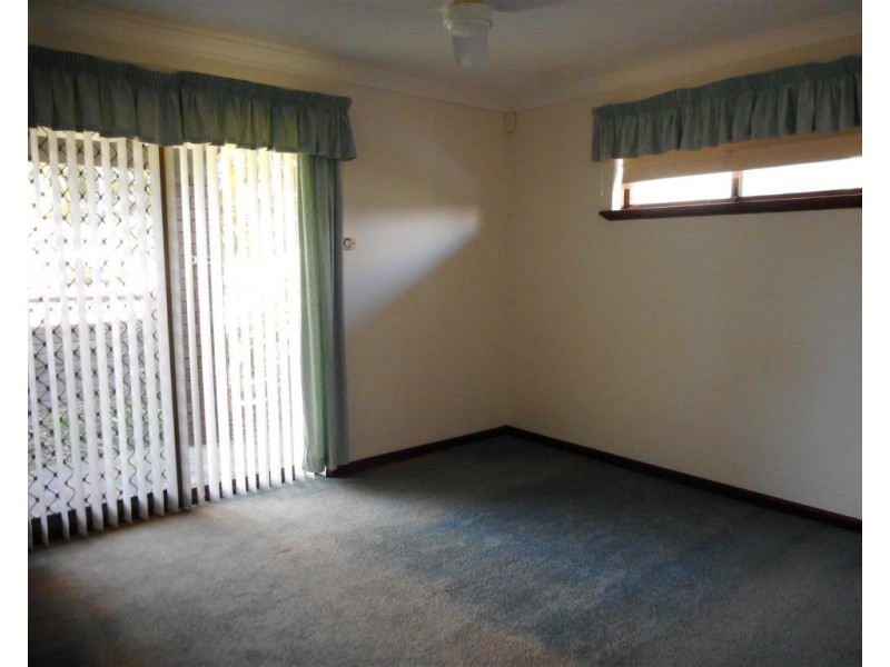 12 Donald Drive, Safety Bay WA 6169