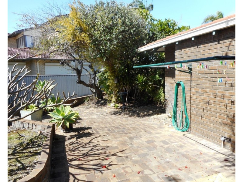 12 Donald Drive, Safety Bay WA 6169