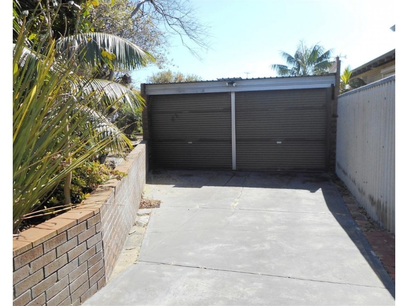 12 Donald Drive, Safety Bay WA 6169