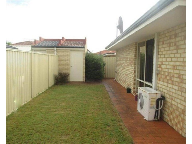 77 Montoro Drive, Port Kennedy WA 6172