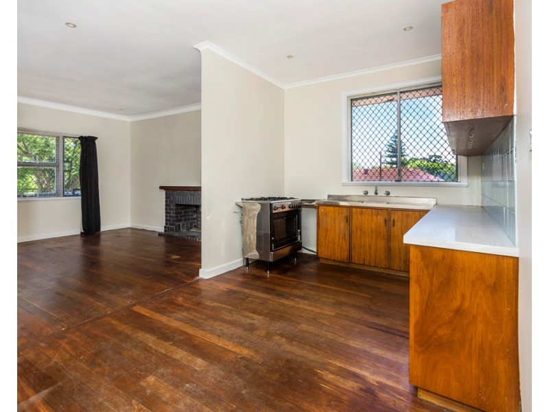 24 Budden Way, Medina WA 6167