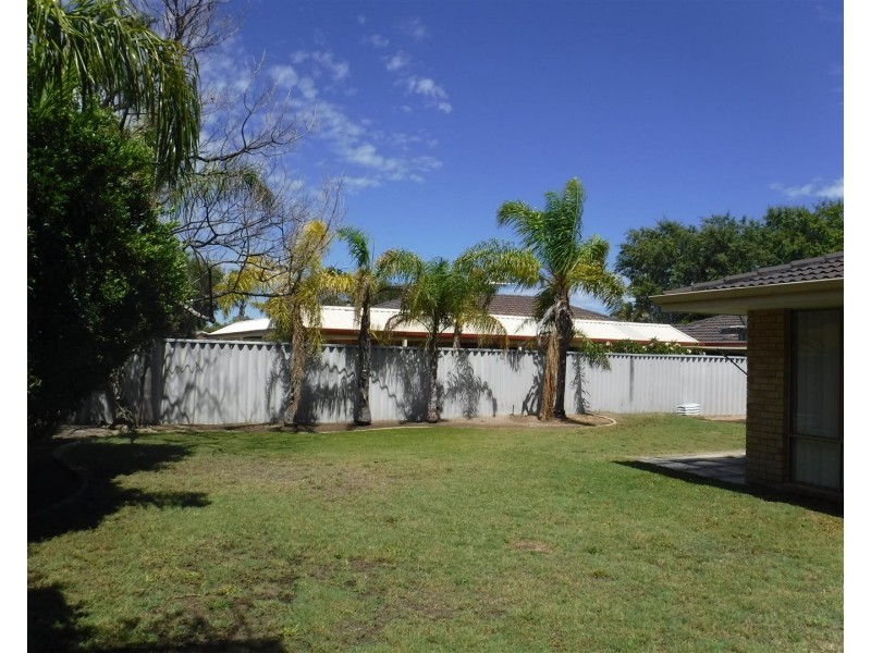 6 Brighton Close, Warnbro WA 6169