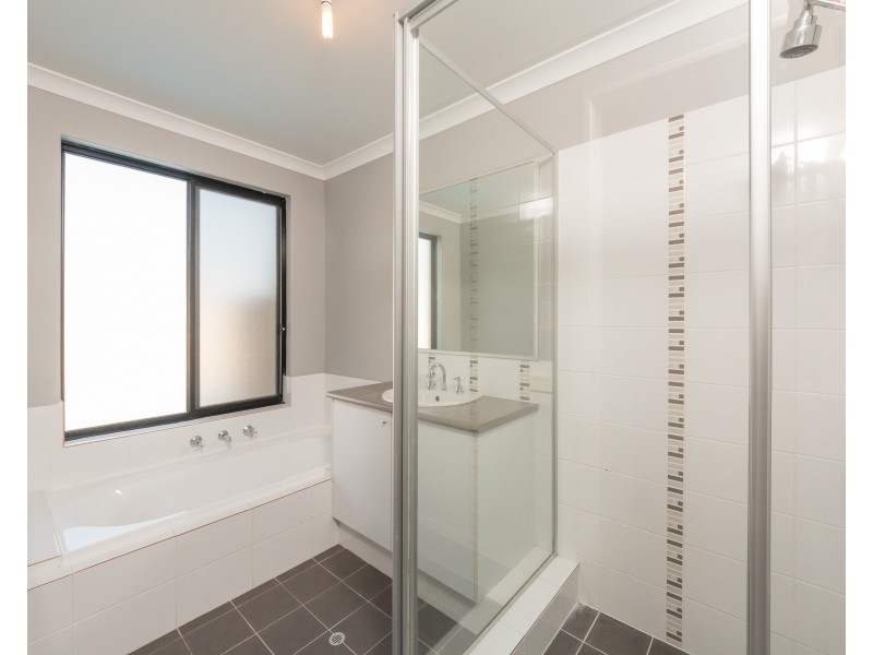 39 Coffs Bend, Secret Harbour WA 6173